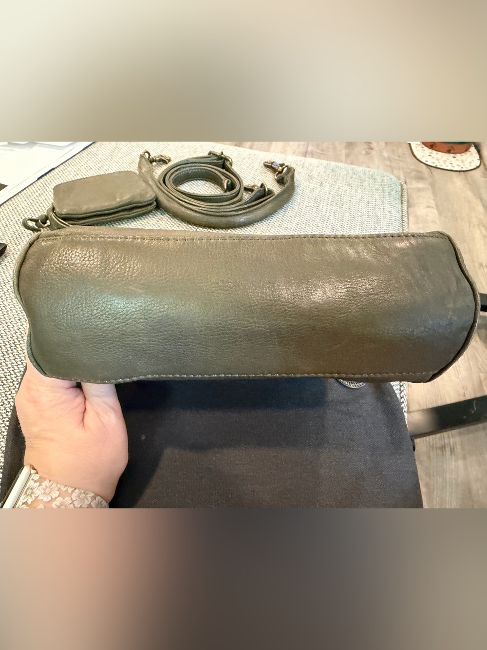 Wanderers Olive Crossbody Set - Picture 4 of 12